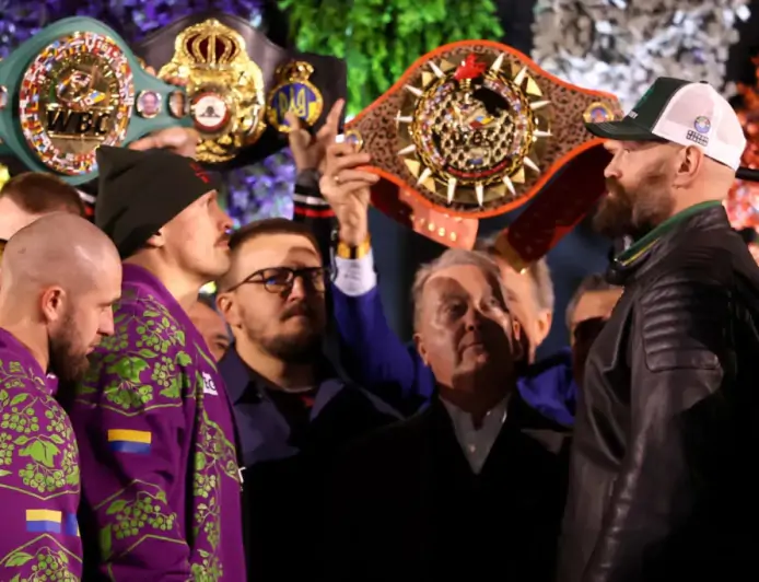 Олександр Усик знає про правильний прапор